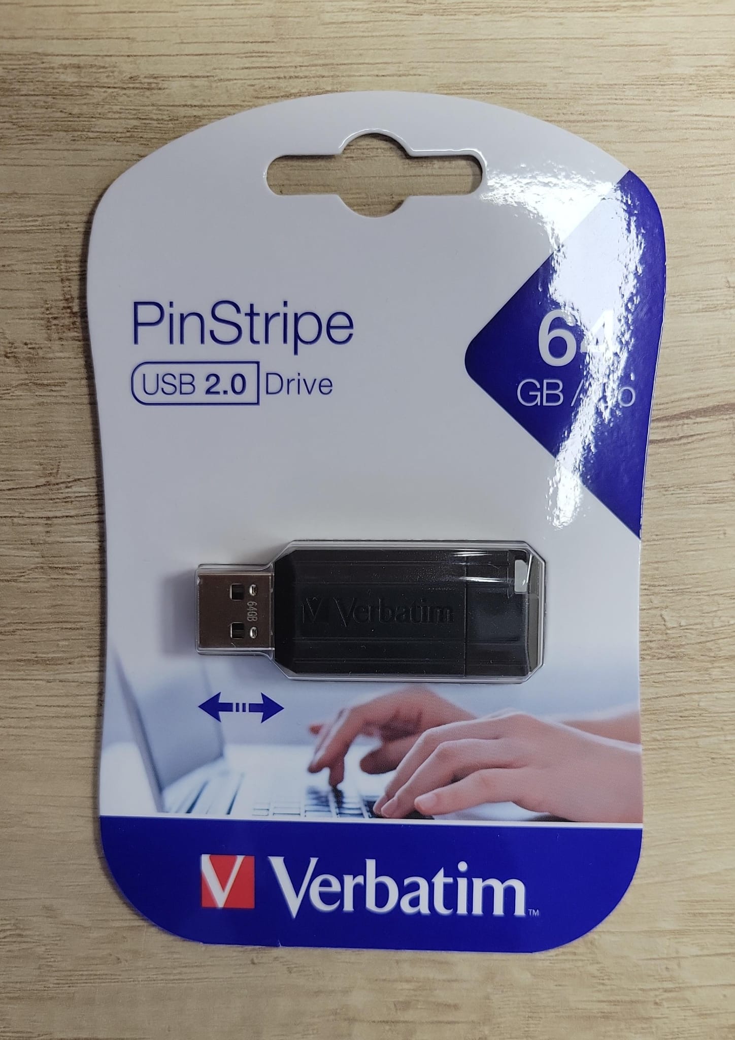 Clé USB 2.0 Verbatim PinStripe 64Go (Noir)